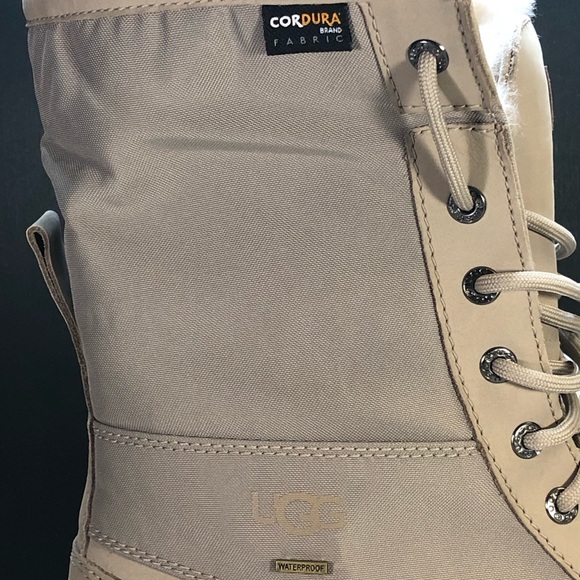 🚫 SOLD 🚫 UGG Butte Mono Waterproof Leather Boots Putty 1120979 - Picture 3 of 13